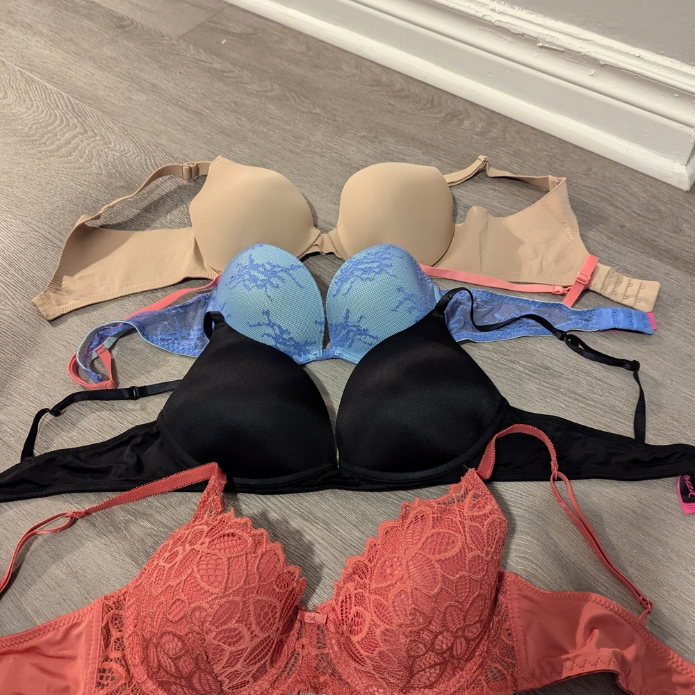 Bra lot of 4